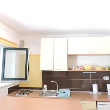 Josip Apartment *